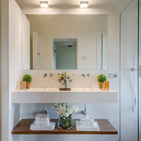 10 Bedroom Luxury In ルッカ
