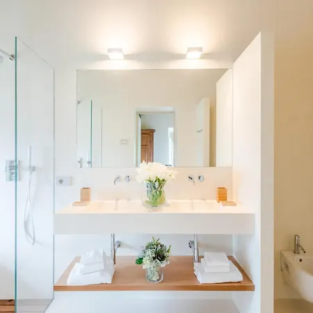 10 Bedroom Luxury In ルッカ